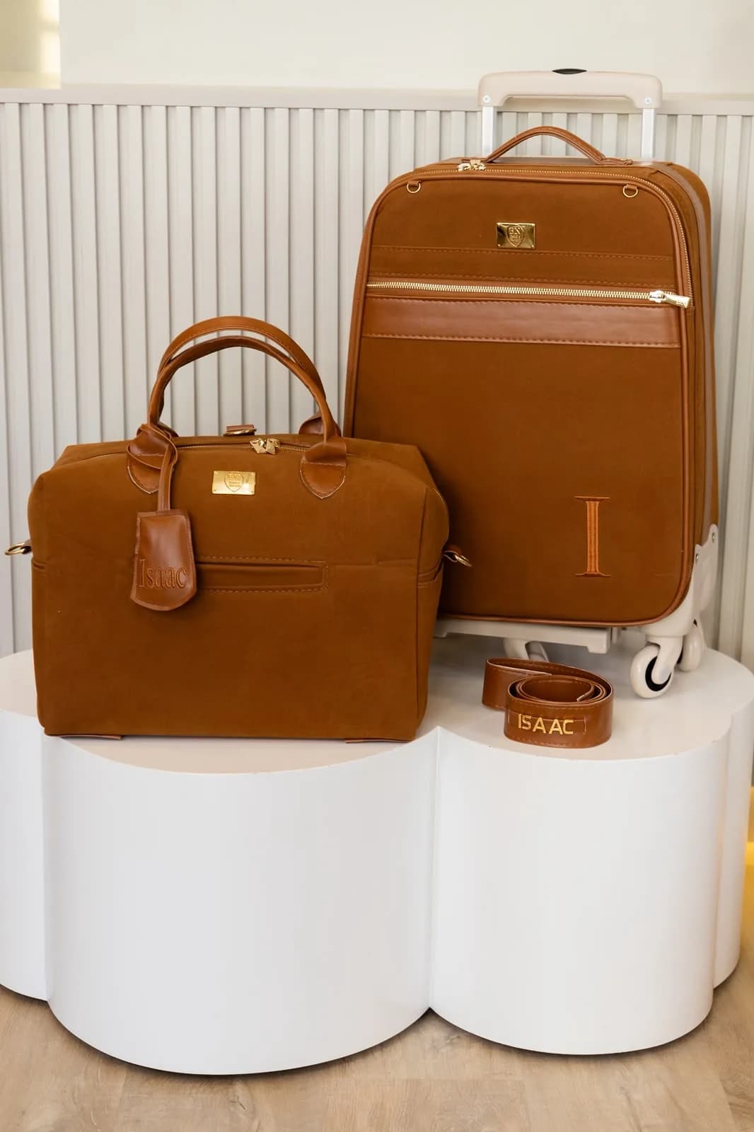 Kit Bolsas Maternidade Áurea — Mala de Rodinhas e Bolsa Neo — foto 1 de 8