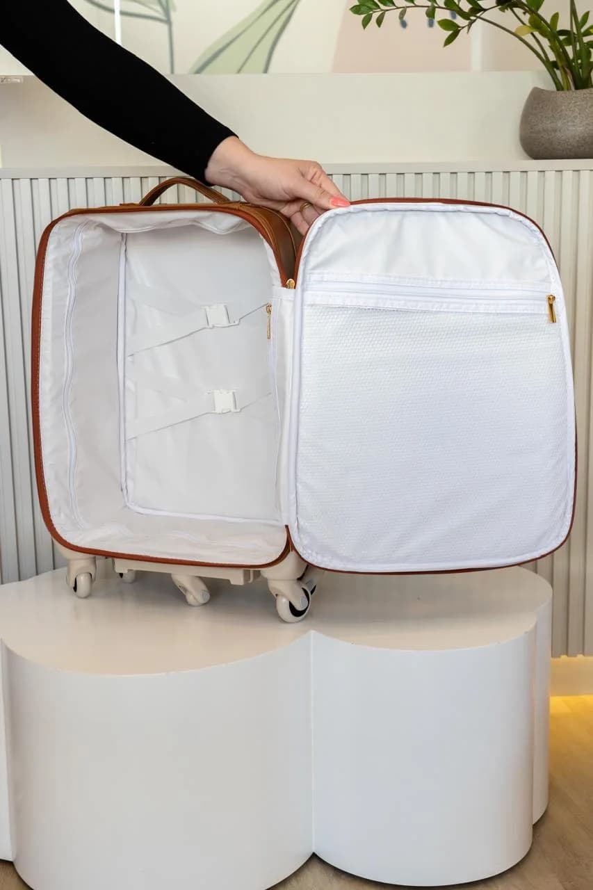 Kit Bolsas Maternidade Atemporais — Mala de Rodinhas 360° e Mochila Malu — foto 5 de 12