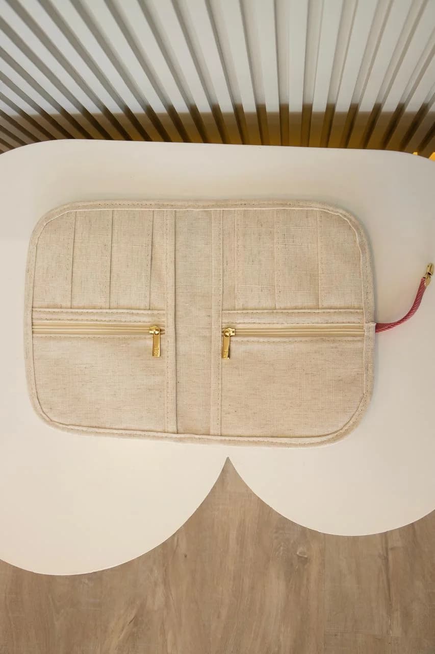 Kit Maternidade Ivoire — Mala de Rodinhas, Mochila Malu e Porta-Documentos — foto 6 de 10
