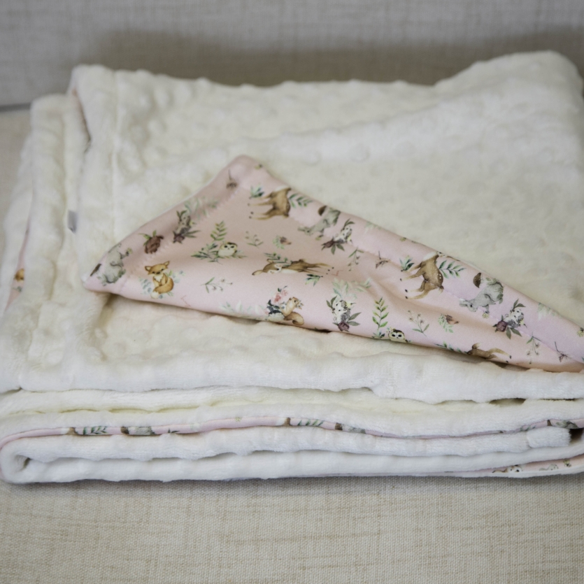 Cobertor duplo fleece dots Branco com Rosa.